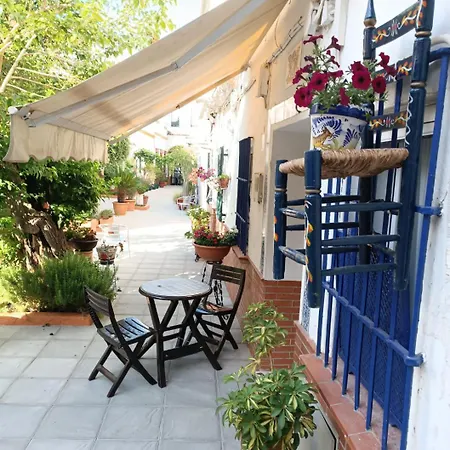 Tipico Y Pintoresco Patio De Vecinos, Con Encanto Sevilla Exterior photo